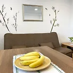 Green Flat Near The City Center With Free Parking