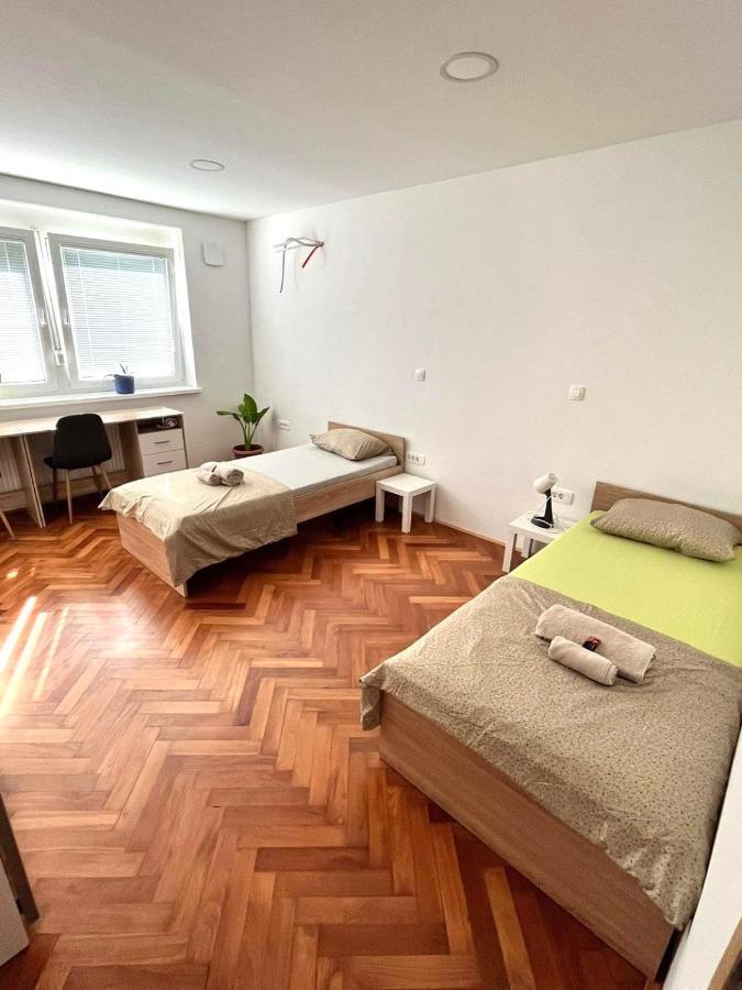 Green Flat Near The City Center With Free Parking Appartamento